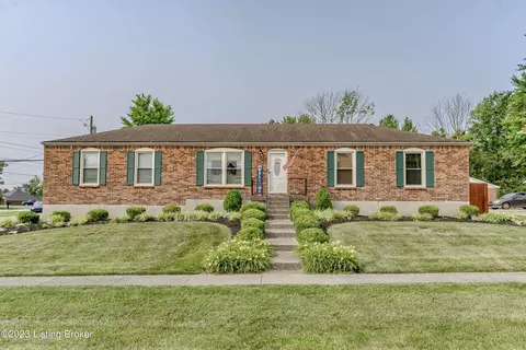 10806 Saint Rene Rd, Louisville, KY 40299