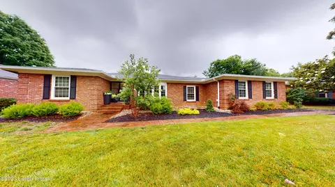 8207 Nottingham Pkwy, Louisville, KY 40222