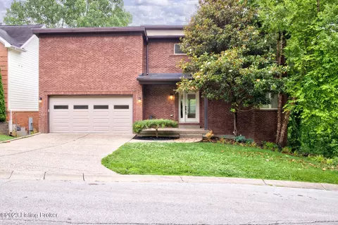 2628 Phoenix Hill Dr, Louisville, KY 40207