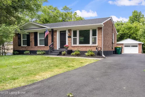 304 Fox Run Rd, Louisville, KY 40207