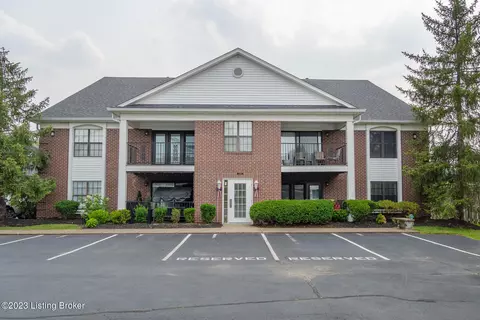 1278 Parkway Gardens Ct #128, Louisville, KY 40217