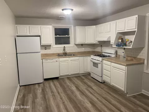 4917 Shasta Trl, Louisville, KY 40218