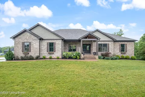 7385 Grand Oaks Dr, Crestwood, KY 40014