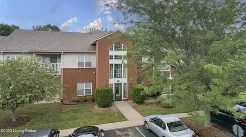 9405 Magnolia Ridge Dr #204, Louisville, KY 40291