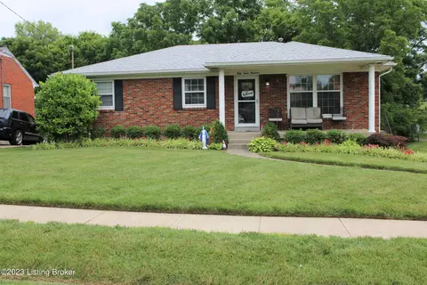5300 Chathamwood Dr, Louisville, KY 40229