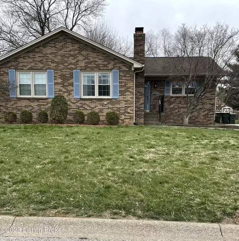 3003 Velden Dr, Louisville, KY 40220