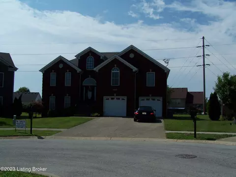 7202 High Ground Ct, Louisville, KY 40229