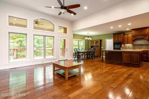 4201 Emma Lou Dr, Floyds Knobs, IN 47119 photo 12