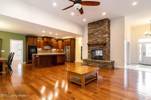 4201 Emma Lou Dr, Floyds Knobs, IN 47119 photo 13