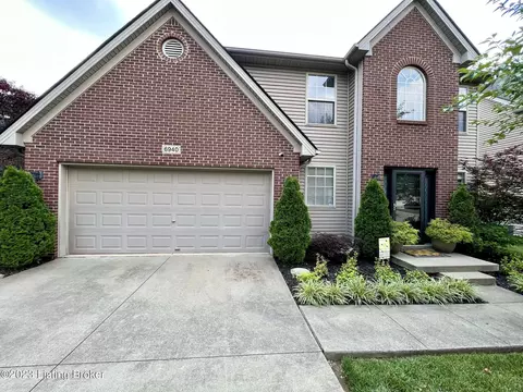 6940 Woodhaven Place Dr, Louisville, KY 40218
