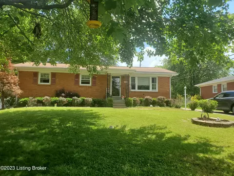 8107 Shobe Ln, Louisville, KY 40228