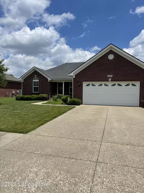 9807 Valley Farms Blvd, Louisville, KY 40272