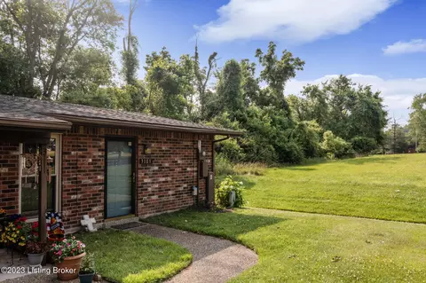 3109 Meadowside Ct, Louisville, KY 40214