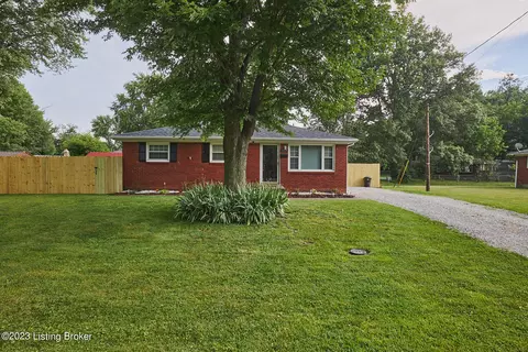 8013 Conifer Dr, Louisville, KY 40258