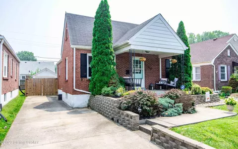 1036 Hess Ln, Louisville, KY 40217