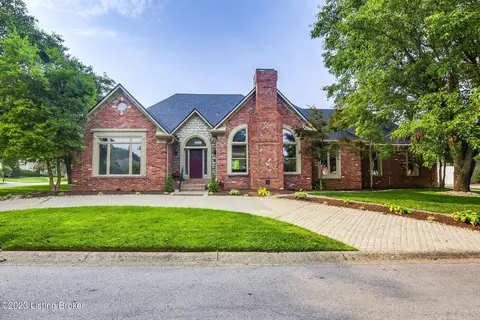 1304 Golden Springs Ct, Louisville, KY 40205