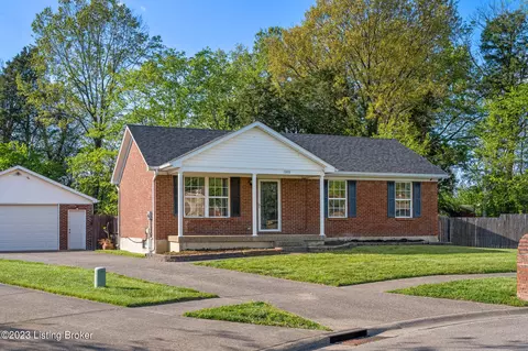 3901 Birch Leaf Ct, Louisville, KY 40229
