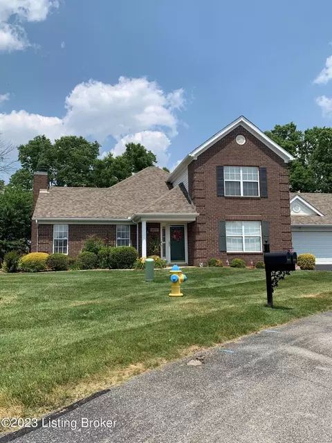 8217 Eagle Creek Dr, Louisville, KY 40242