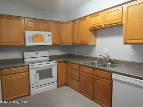 7076 Wildwood Cir #172, Louisville, KY 40291