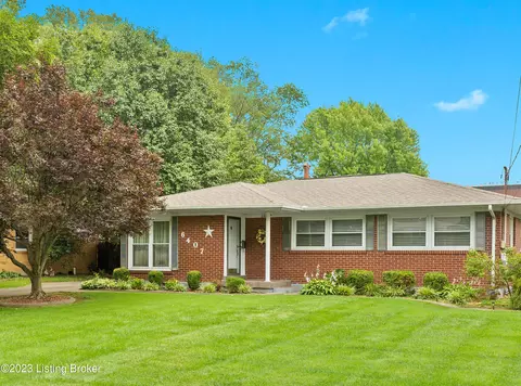 6407 Greenview Dr, Louisville, KY 40216