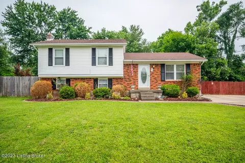 292 Hillcrest Dr, Mount Washington, KY 40047