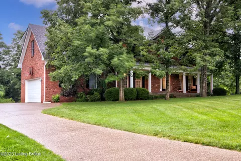 4401 Royal Oak Ct, Crestwood, KY 40014
