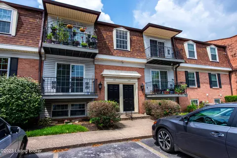104 Algiers Ct #4, Louisville, KY 40218