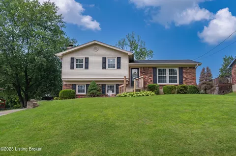 4504 Freda Way, Louisville, KY 40272