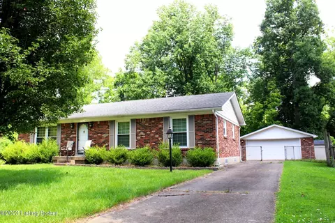 6302 Notto Ct, Louisville, KY 40214