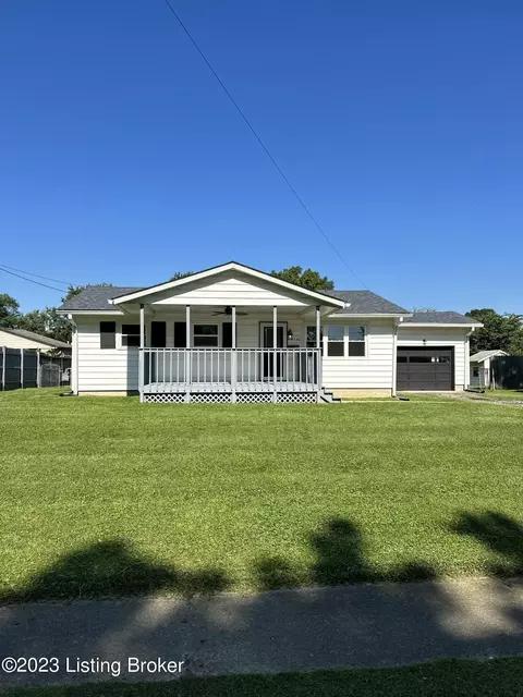 9240 Chenault Rd, Louisville, KY 40272