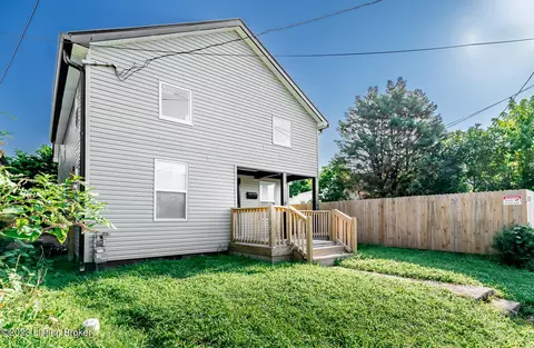 1325 Longfield Ave, Louisville, KY 40215