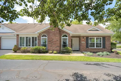 13700 Rogawa Ct, Louisville, KY 40299