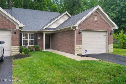 6717 Renate Rd, Louisville, KY 40291