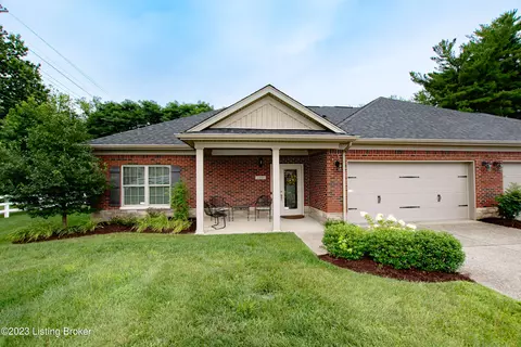 6440 Clover Trace Cir, Louisville, KY 40216