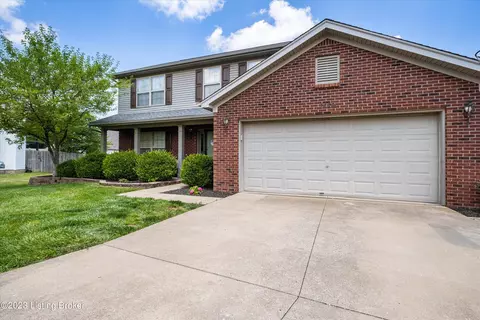 9009 Crooked Arrow Ct, Louisville, KY 40228