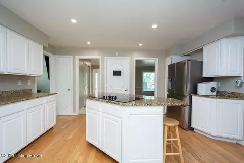 7503 Springvale Dr, Louisville, KY 40241 photo 9