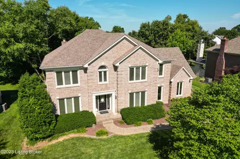 7002 Woods Club Ct, Louisville, KY 40241