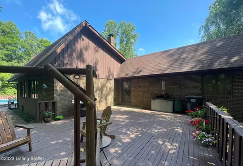 638 S County Road 900 W, Holton, IN 47023