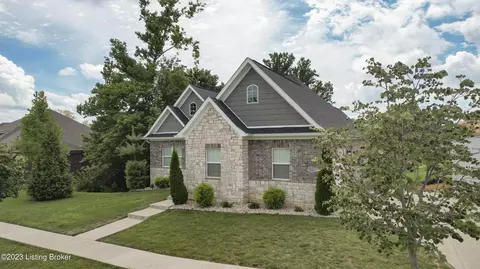 17702 Shakes Creek Dr, Fisherville, KY 40023