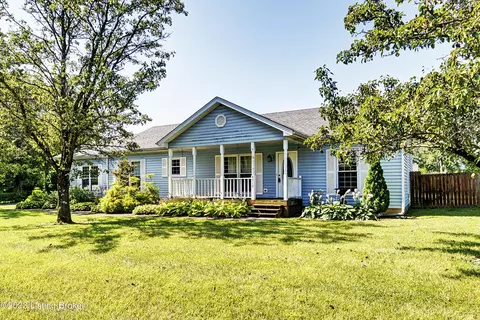 8510 Confederate Place Dr, Pewee Valley, KY 40056