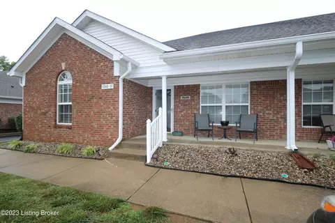 8549 Applegate Village Dr, Louisville, KY 40219