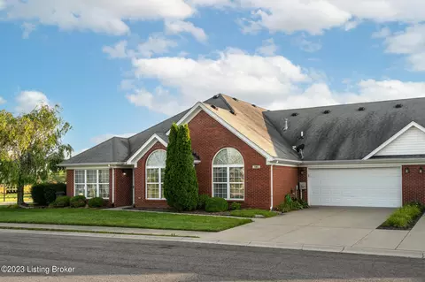 161 Lakewood Dr, Mount Washington, KY 40047