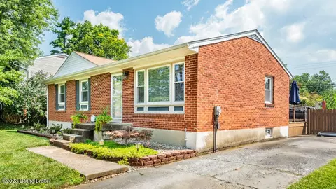 1709 Flagstaff Ct, Louisville, KY 40223