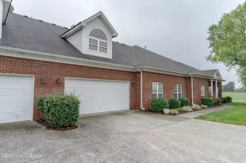 53 Fairway Crossing Dr, Shelbyville, KY 40065