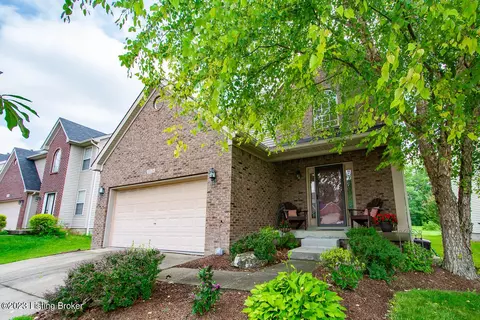 15626 Beckley Hills Dr, Louisville, KY 40245