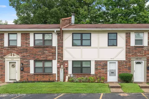 9810 Oakshire Dr, Louisville, KY 40299