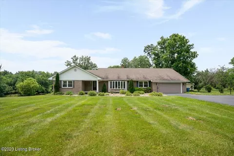 3300 Maple Leaf Dr, La Grange, KY 40031