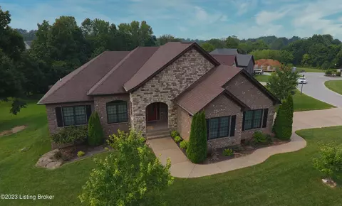 9608 Southern Breeze Ln, Louisville, KY 40299