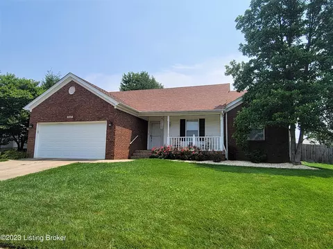 7007 Spring Vista Ct, Louisville, KY 40229