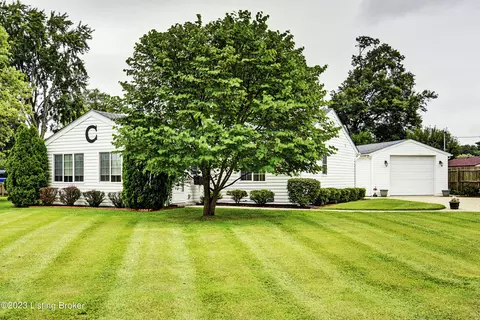 4921 Mid Dr, Louisville, KY 40272